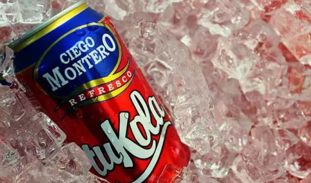 科技浪潮中的暢飲狂歡，最新可樂廣告引領(lǐng)新時(shí)代之味