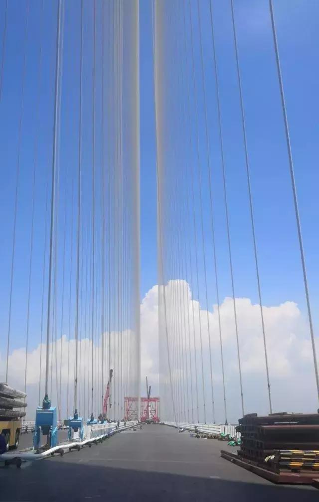 滬通長江大橋最新工程動態(tài),滬通長江大橋最新工程動態(tài)，橋上的友情與家的溫馨