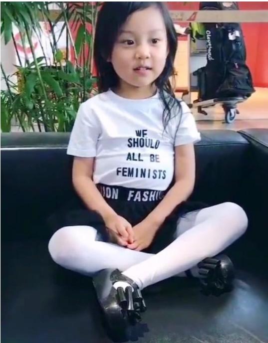 李小路女兒近照，自然美景中的探索之旅獨家曝光