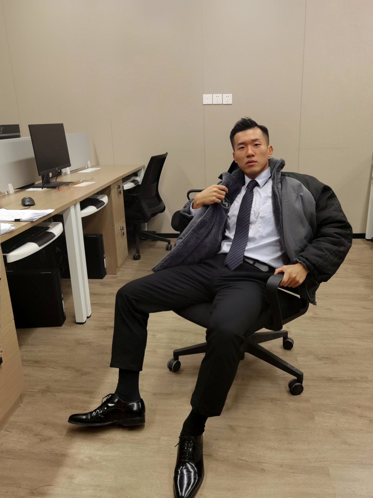 呆叔最新風(fēng)采，新晉時尚偶像引領(lǐng)潮流新風(fēng)尚