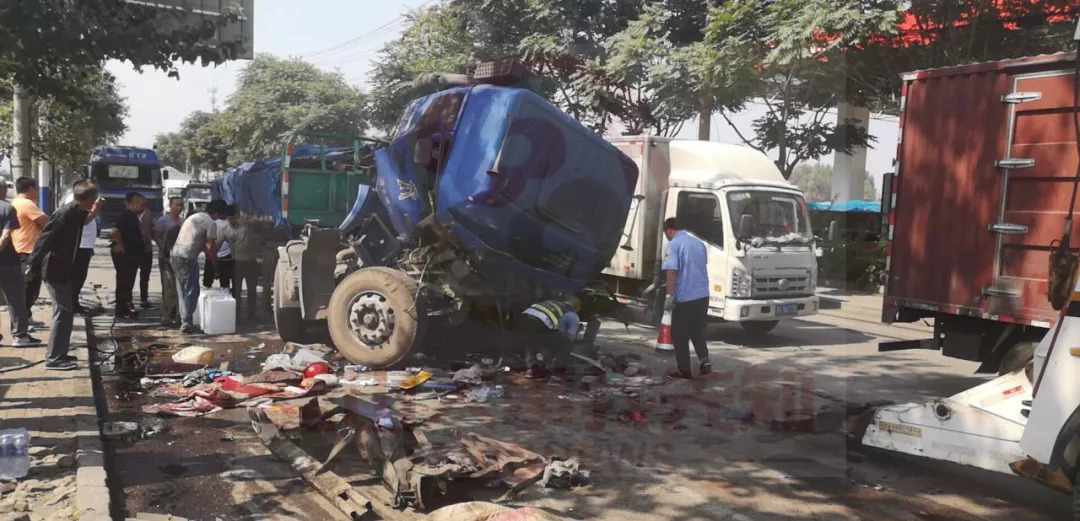 唐山車禍最新進展，今日事故更新????悲痛消息持續(xù)更新中