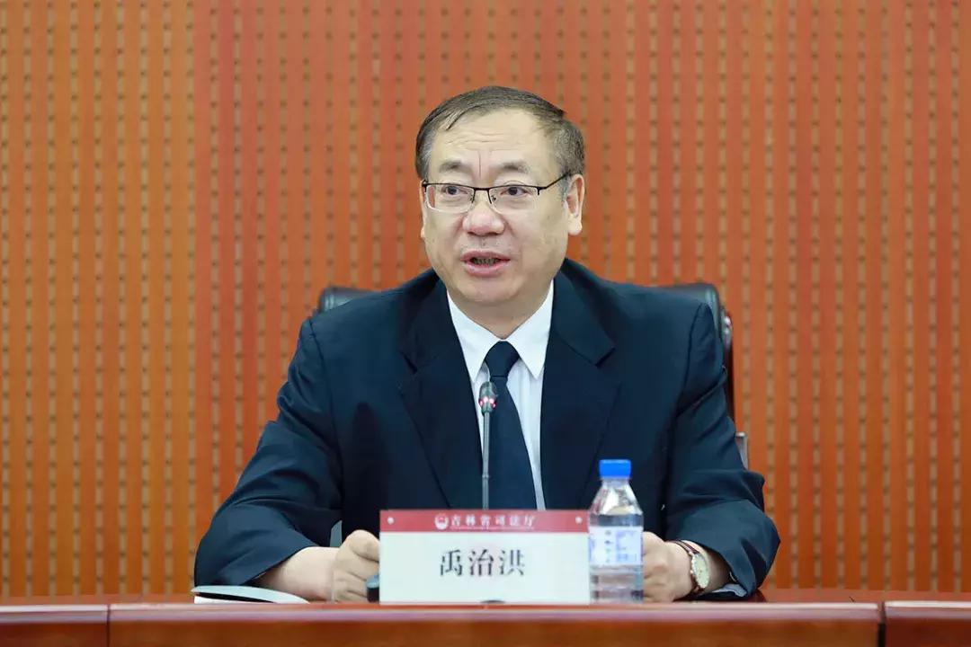 最新視頻廳，友情放映與家的溫馨時光