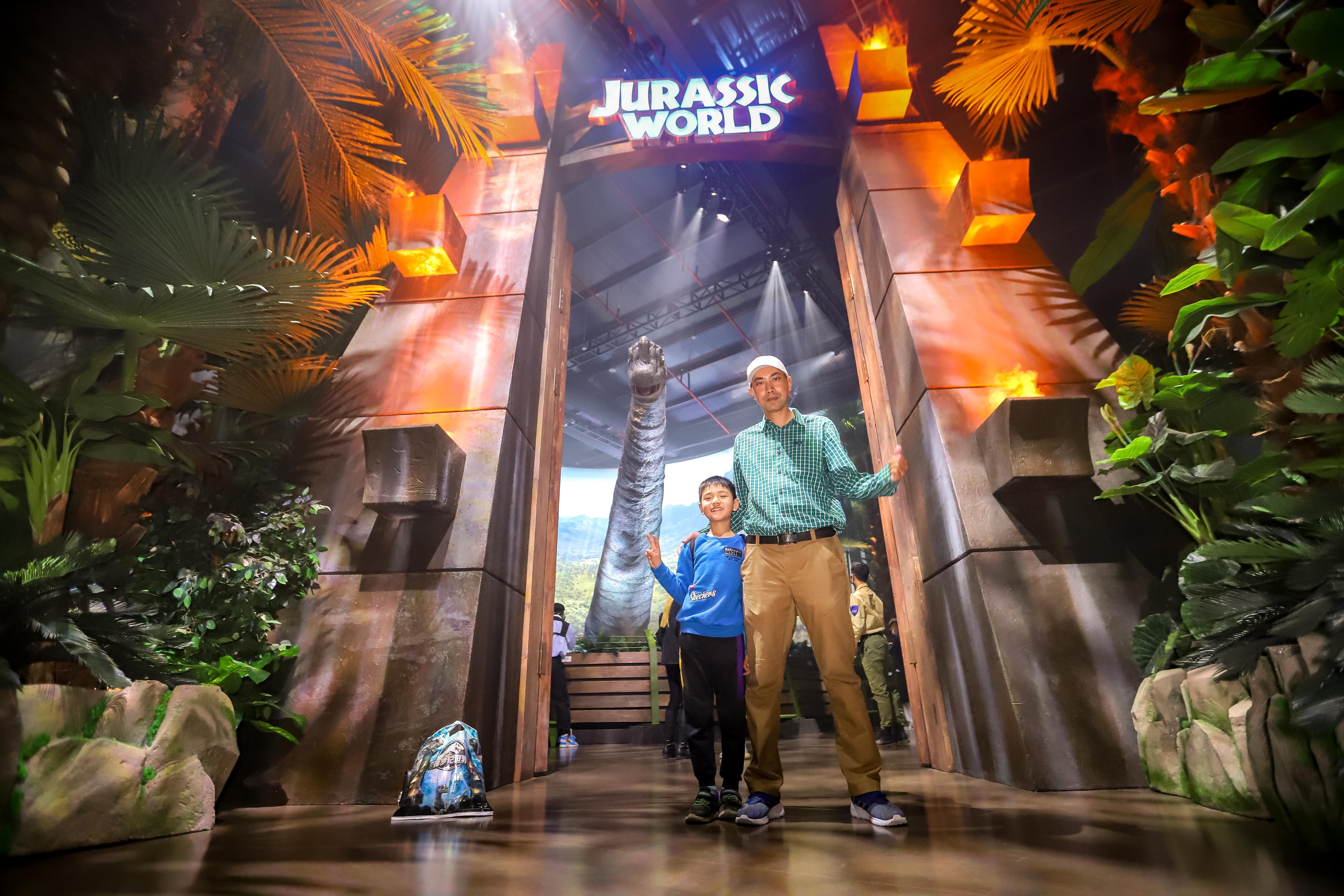 侏羅紀世界電影，自然探險之旅，探尋內心平和與幽默的旅程