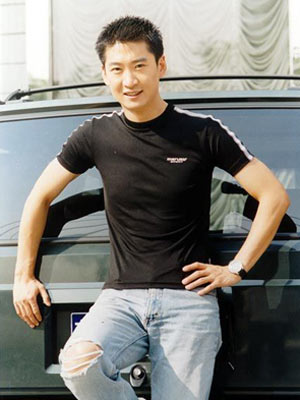 周杰最新動態(tài)，城市溫馨日常與友情之旅的足跡