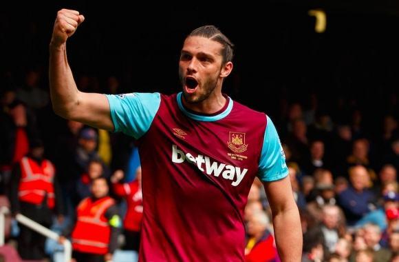 實(shí)況足球8最新轉(zhuǎn)會(huì)動(dòng)態(tài)，轉(zhuǎn)會(huì)市場(chǎng)風(fēng)云變幻揭秘