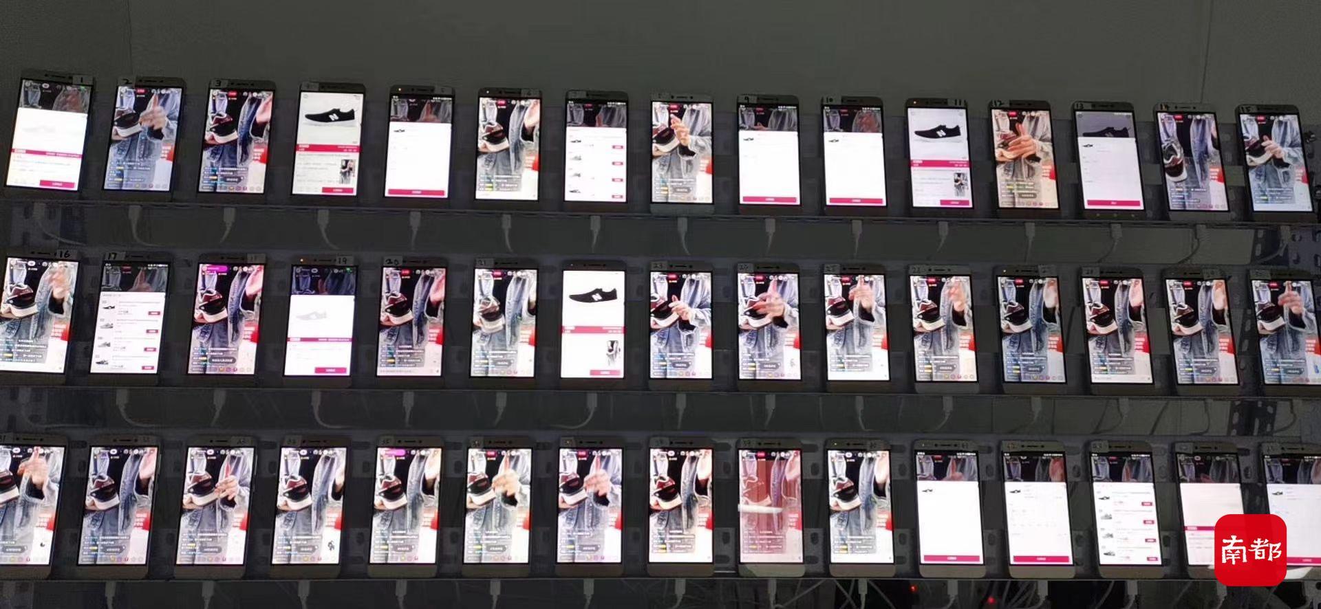 運(yùn)動(dòng)場(chǎng)館燈具 第125頁